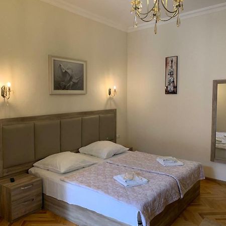 Guest House Rafael Тбилиси Экстерьер фото