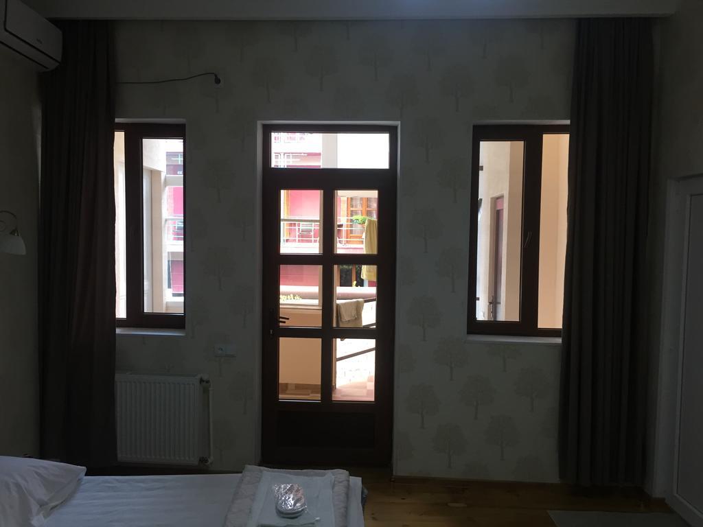 Guest House Rafael Тбилиси Экстерьер фото