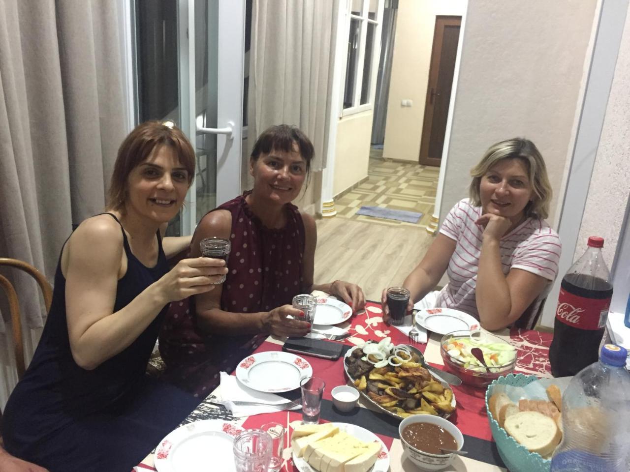 Guest House Rafael Тбилиси Экстерьер фото